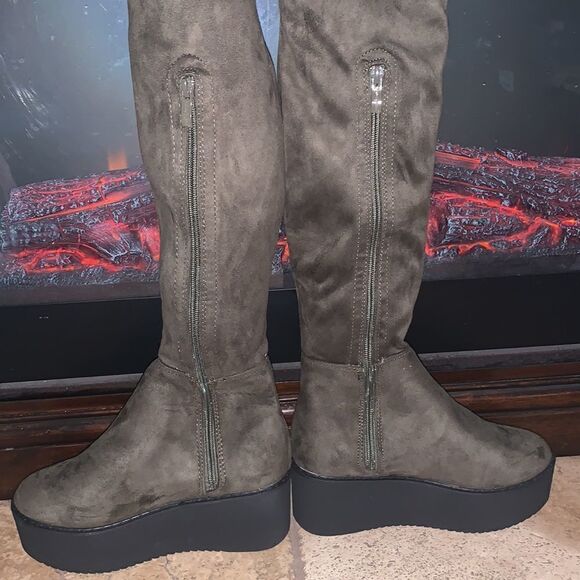 COPY - Olive Green Suede Vintage over knee platform boots - Picture 4 of 6